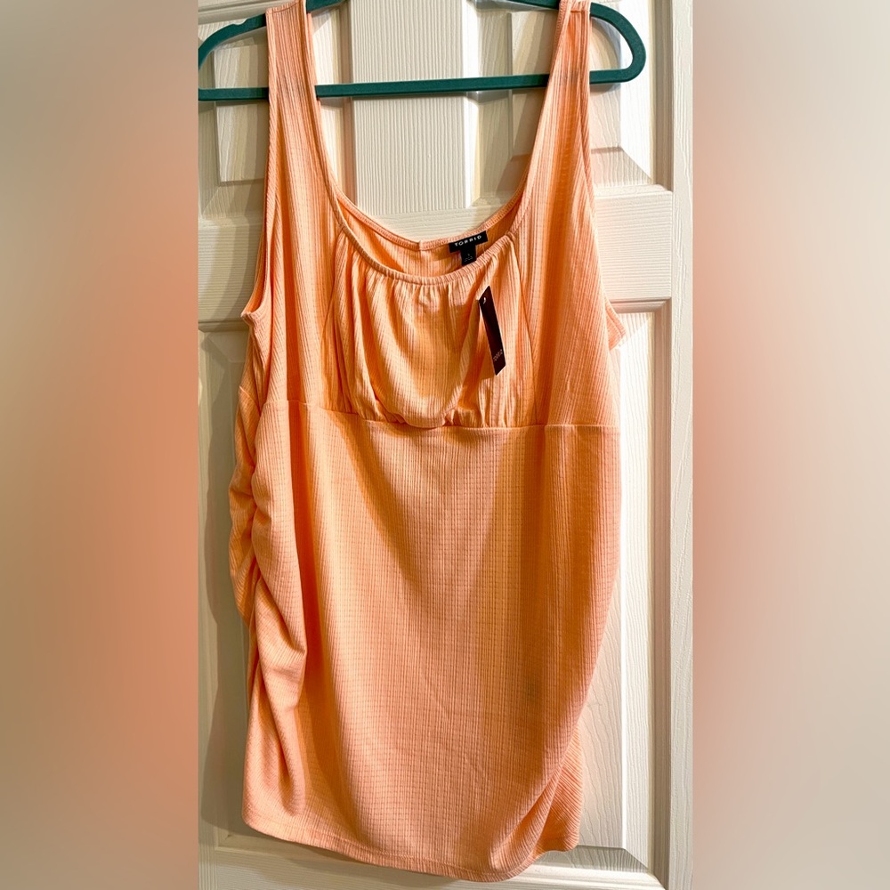 TORRID NWT Peach tank top with ruching Size 3